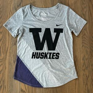 Nike Women’s The Nike Tee sz Medium University of Washington Huskies UW Dawgz